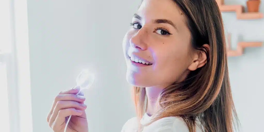 Teeth Whitening vs Scaling: What’s the Difference